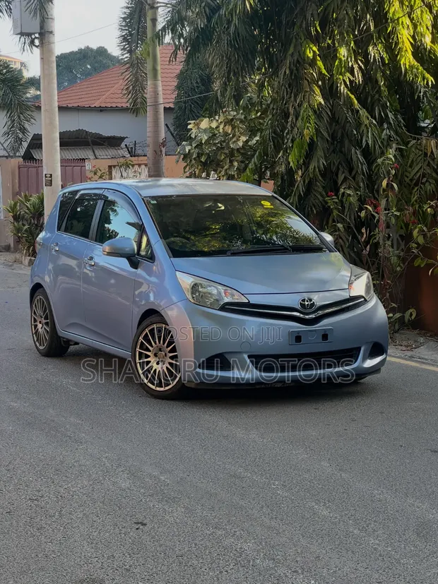 Toyota Ractis 2010 - 1