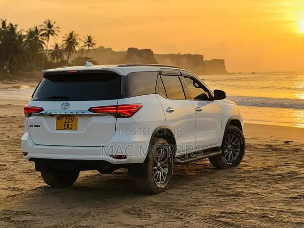 Toyota Fortuner 2.8 D AWD 2022 - 1
