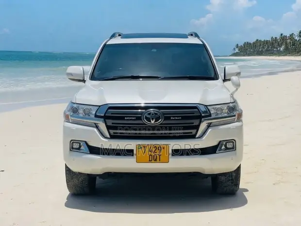Toyota Land Cruiser 4.5 V8 VXR 2018 Nyeupe - 1