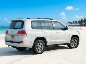 Toyota Land Cruiser 4.5 V8 VXR 2018 Nyeupe