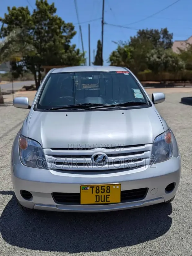 Toyota IST 2007 Silver - 1