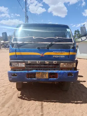 Mitsubishi Fuso Fighter Mini Truck