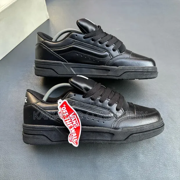 Classic Vans Low-Top Casual Shoes - 1