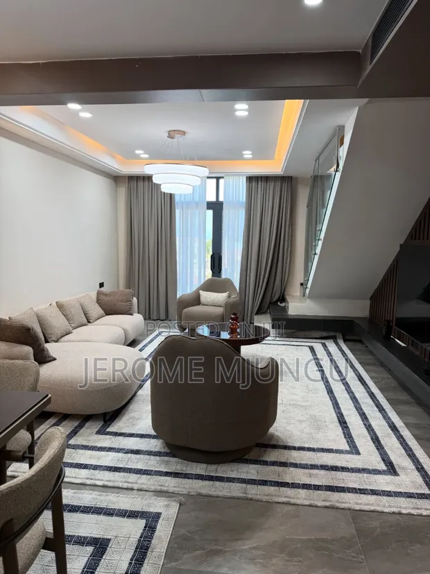 Furnished 3-Bedroom Apartment for Rent in Oyster Bay - 1