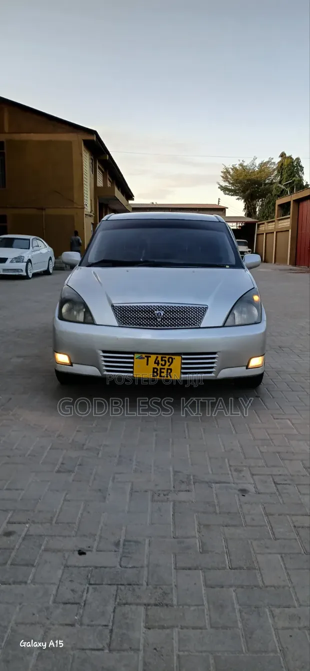 Toyota Opa 2000 Silver - 1