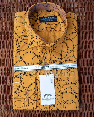 Daniel Alaves Shati la Wanaume Beige La Maua Na Medallion