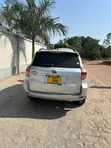 Toyota Vanguard 2010 Silver - 2
