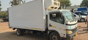 Hino Freezer Truck Tani 3.5 Diesel Manual