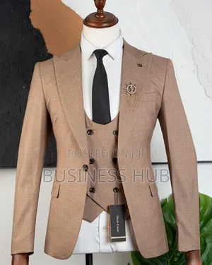 Suti Mpya ya Fashion - Mario Casas