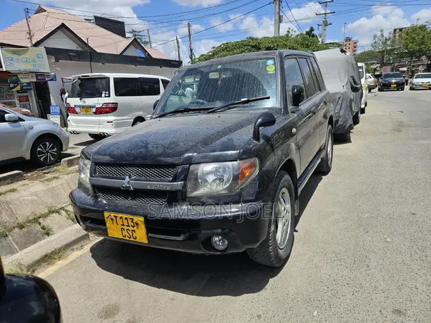 Mitsubishi Pajero 2005 Black - 1