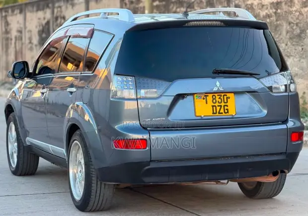 Mitsubishi Outlander 2007 Gray - 1