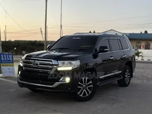 Toyota Land Cruiser V8 VXR 2015