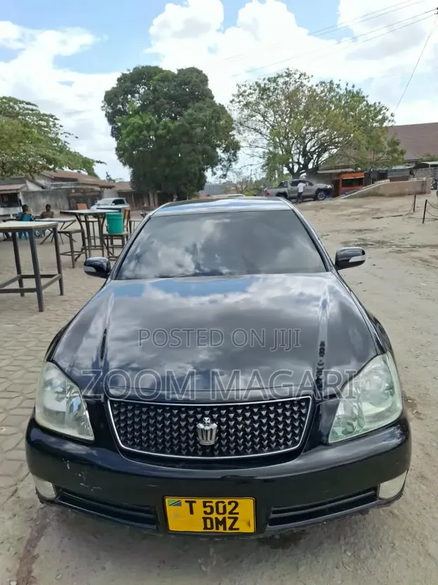 Toyota Crown 2004 Black - 1