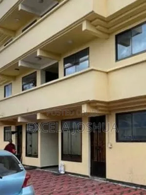 8-Bedroom House for Sale in Excela Joshua, Yombo