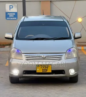 Toyota Raum 2003 Beige
