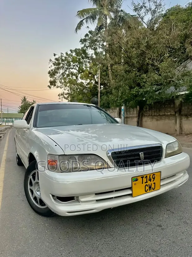Toyota Cresta 2001 White - 1