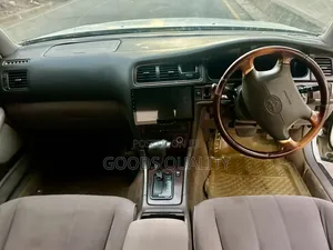 Toyota Cresta 2001 White