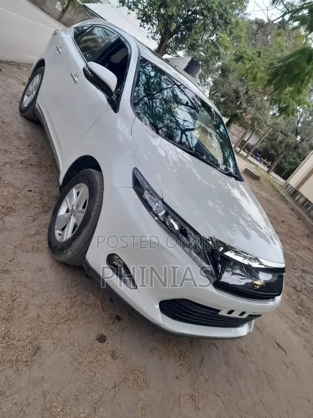 Toyota Harrier 2016 White - 1