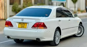 Toyota Crown Royale 2005 - White