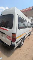 Toyota HiAce 2002 White - 3