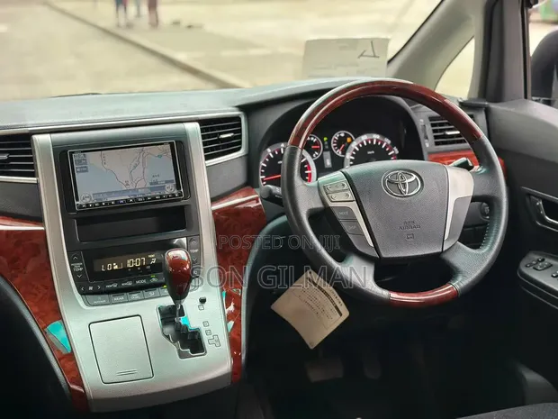 Toyota Vellfire 2009 Pearl - 1