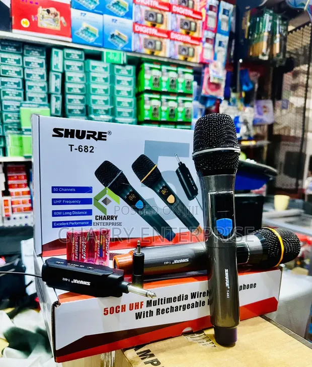 Shure T682 UHF Wireless Microphone - 80m Range, Rechargeable - 1