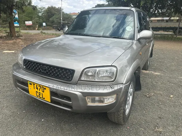 Toyota RAV4 1999 Silver - 1