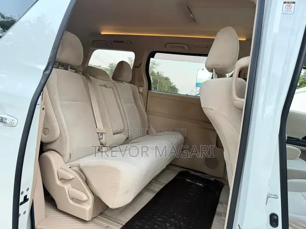 Toyota Vellfire 2009 - 1