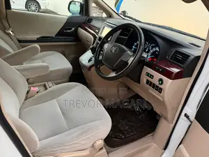 Toyota Vellfire 2009