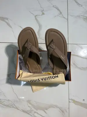 Louis Vuitton Thong Sandals - Embossed Logo