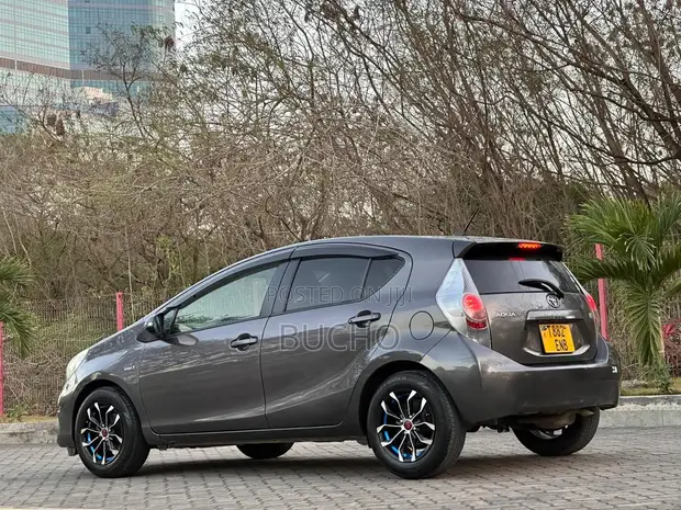 Toyota Aqua 2012 Hybrid - 1