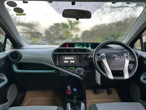 Toyota Aqua 2012 Hybrid