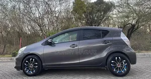 Toyota Aqua Hybrid 2012 Gray