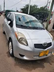 Toyota Vitz 2005 Silver - 2