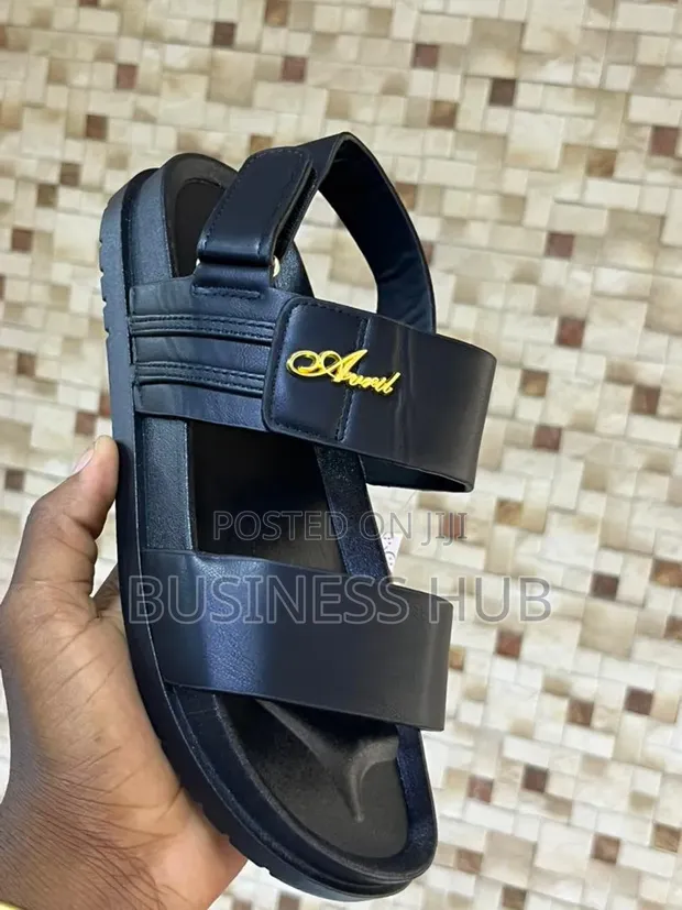 UISSO Brand New Fashion Sandals - 1