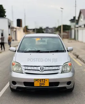Toyota IST 2006 Nyeupe