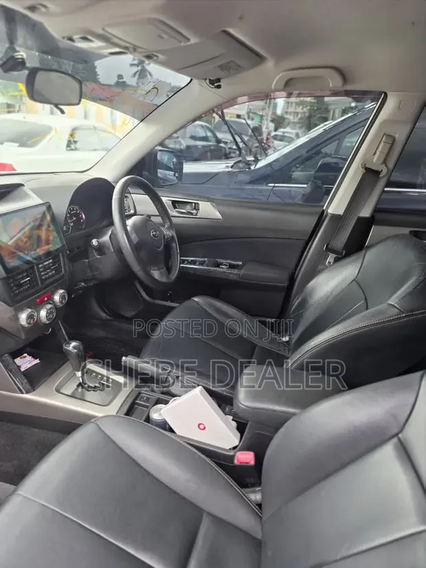 Subaru Forester 2010 White - 1