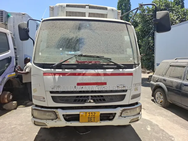 Fuso Fighter Fish Body Truck - Used - 1