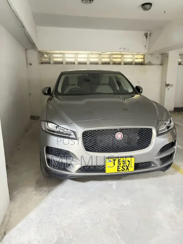 Jaguar F-Pace 20d Prestige AWD 2019 - 1
