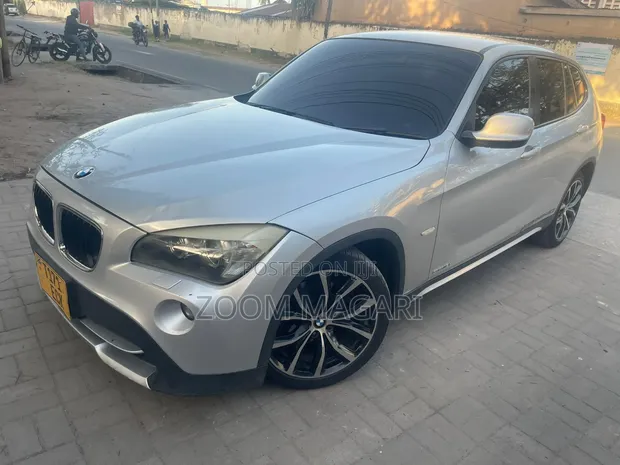 BMW X1 2010 Gray - 1