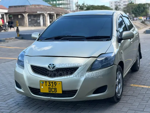Toyota Belta 2006 Green - 1