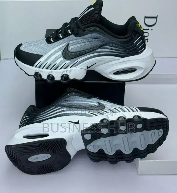 UISSO Brand New Two Sneakers Shoes - 1