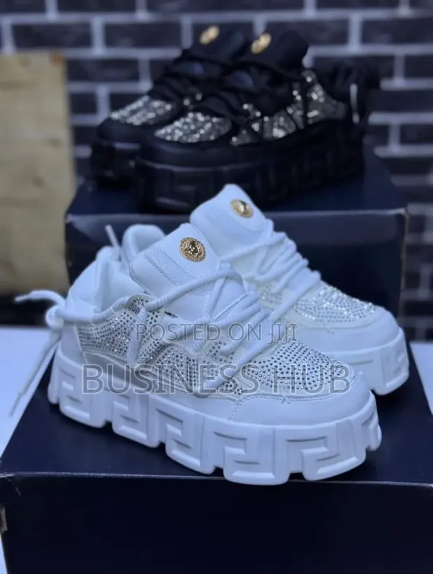 UISSO Business Hub Quality Sneakers - 1