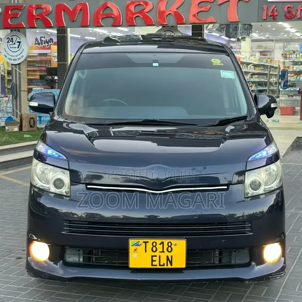 Toyota Voxy 2009 Black - 1