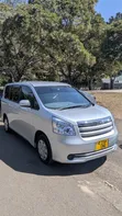 Toyota Noah Mpya 2.0 158hp FWD (7 Seater) 2008 Silver - 2