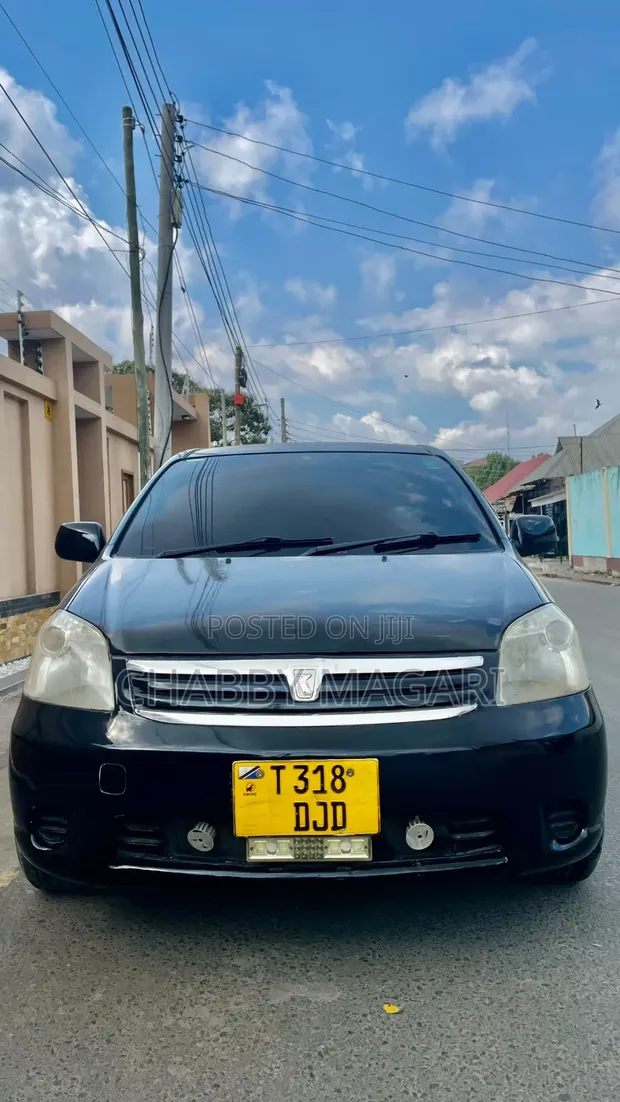 Toyota Raum 1.5 FWD 2004 Nyeusi - 1