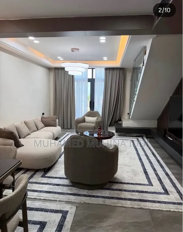 Furnished 3-Bedroom Duplex for Rent in Oyster Bay - 1