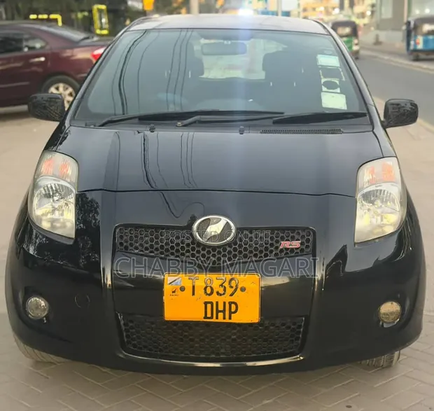 Toyota Vitz 1.5 FWD 5dr 2005 - 1