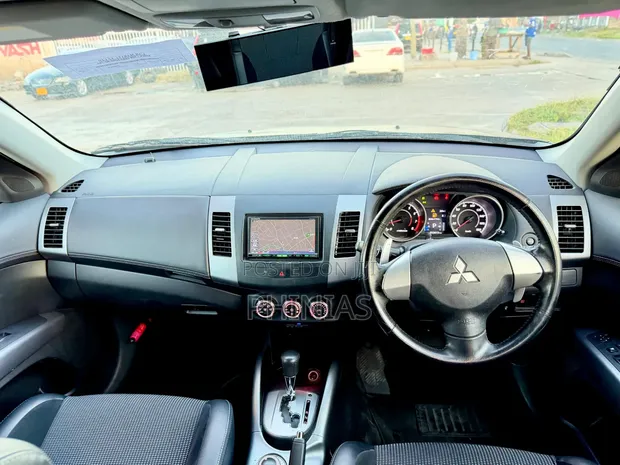 Mitsubishi Outlander 2011 Black - 1