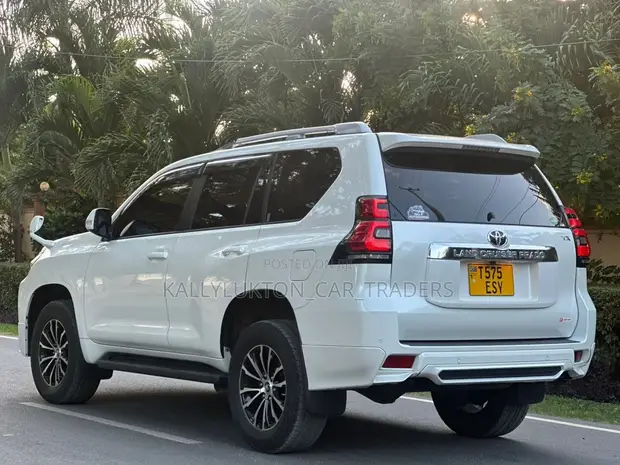 Toyota Land Cruiser Prado 2020 White - 1